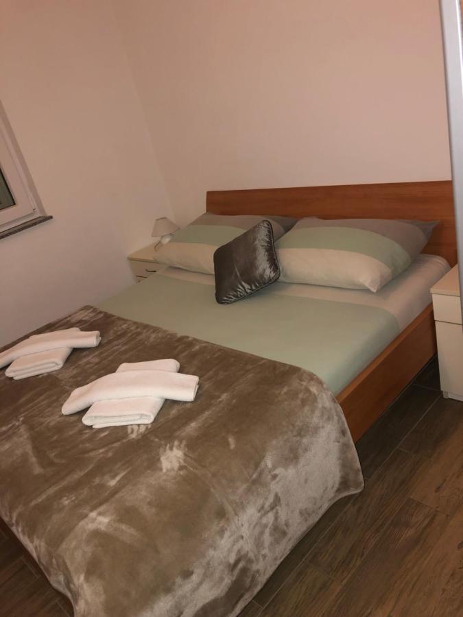 Apartmani Ivana 茨雷斯 外观 照片